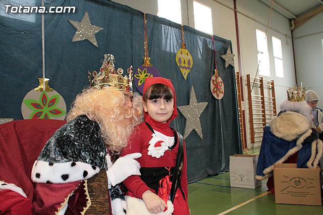 Los Reyes Magos visitaron el Colegio Reina Sofa - 263