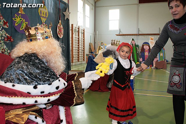 Los Reyes Magos visitaron el Colegio Reina Sofa - 284