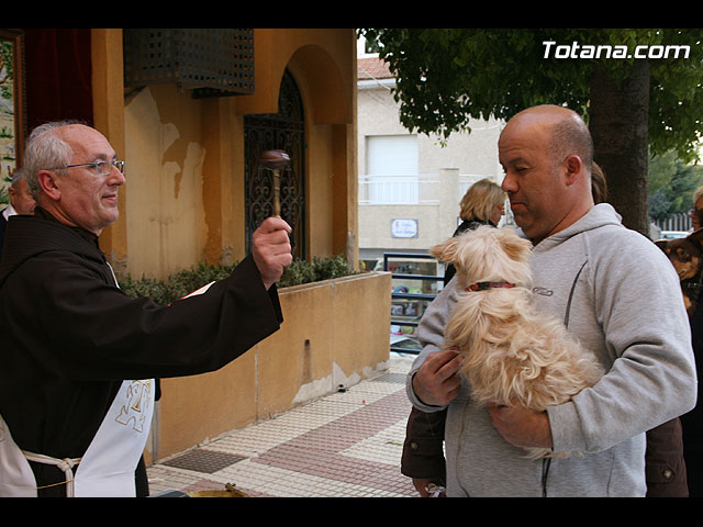 Los animales recibieron la bendicin en el da de su patrn, San Antn, a las puertas del Convento  - 62