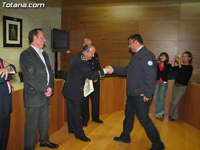 UN TOTAL DE 41 AGENTES DE LA POLICA LOCAL RECIBE EL DIPLOMA POR HABER PARTICIPADO EN EL CURSO VOLUNTARIO DE TIRO DEFENSIVO POLICIAL - 58