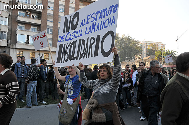 Cientos de miles de personas se manifiestan en Murcia a favor del trasvase - 69