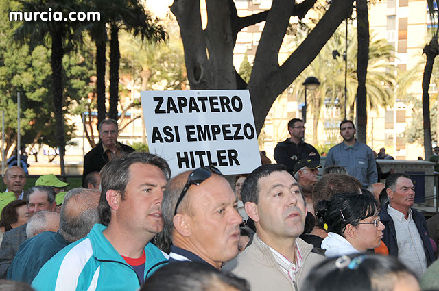 Cientos de miles de personas se manifiestan en Murcia a favor del trasvase - 73