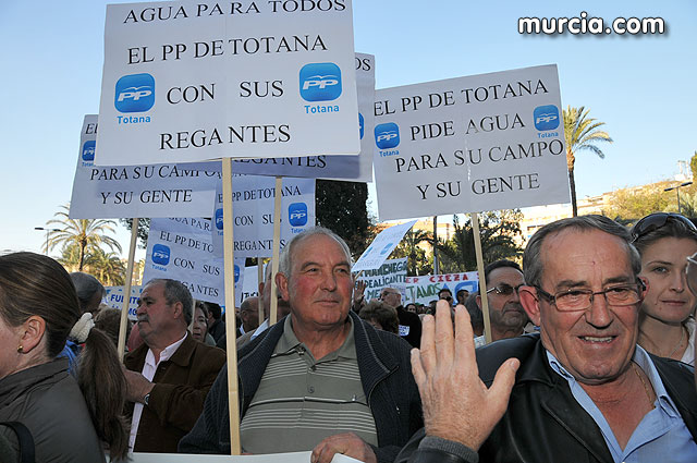 Cientos de miles de personas se manifiestan en Murcia a favor del trasvase - 103
