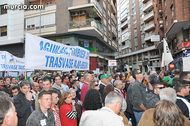 Cientos de miles de personas se manifiestan en Murcia a favor del trasvase - 121