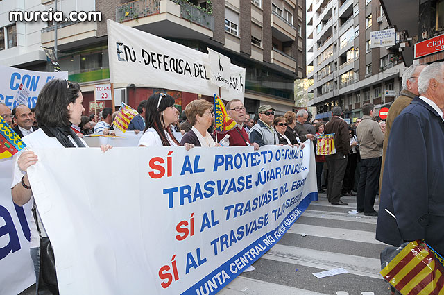 Cientos de miles de personas se manifiestan en Murcia a favor del trasvase - 122