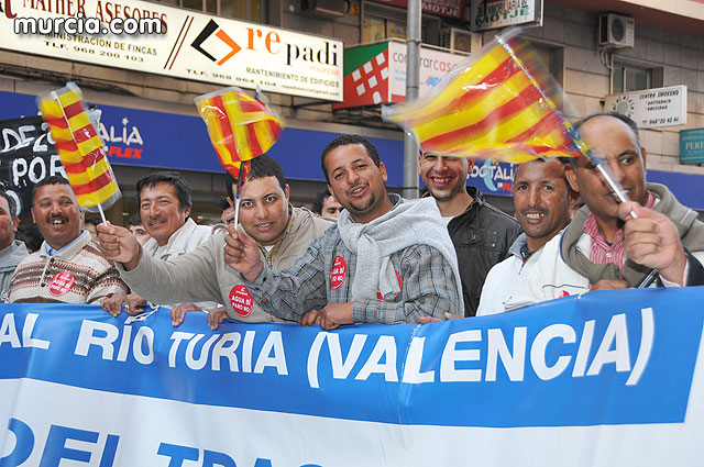 Cientos de miles de personas se manifiestan en Murcia a favor del trasvase - 133