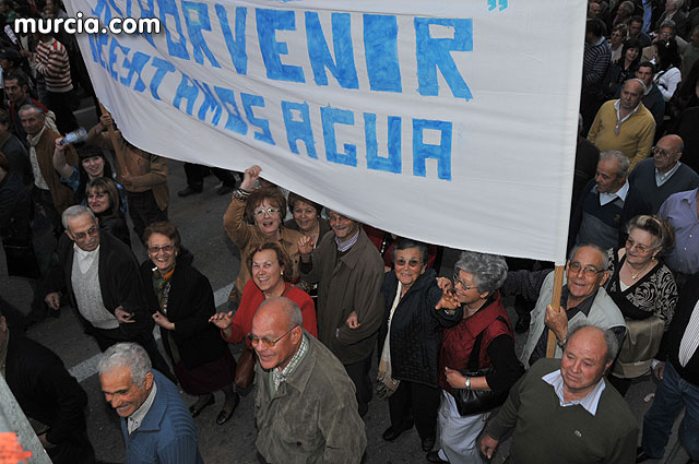 Cientos de miles de personas se manifiestan en Murcia a favor del trasvase - 388