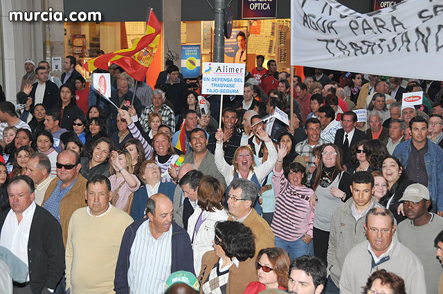 Cientos de miles de personas se manifiestan en Murcia a favor del trasvase - 404