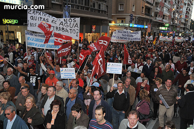 Cientos de miles de personas se manifiestan en Murcia a favor del trasvase - 416