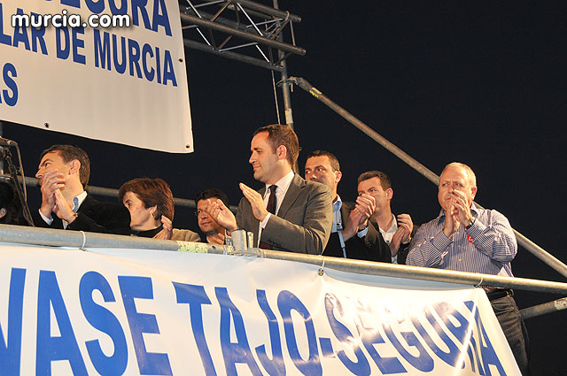 Cientos de miles de personas se manifiestan en Murcia a favor del trasvase - 440