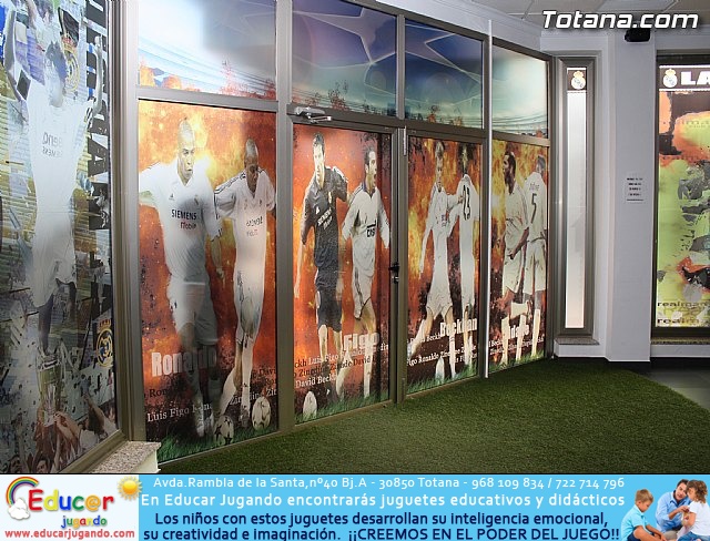 Ex futbolistas visitaron la sede de la Peña Madridista “La Décima”  - 13