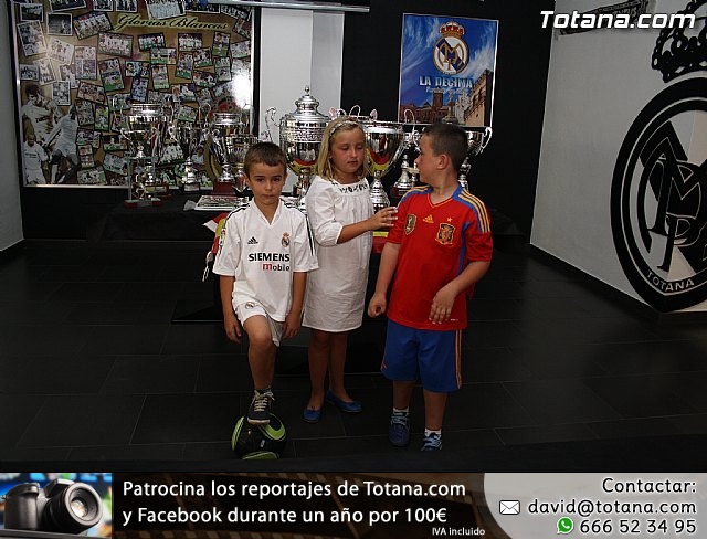 Ex futbolistas visitaron la sede de la Peña Madridista “La Décima”  - 15
