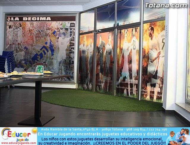 Ex futbolistas visitaron la sede de la Peña Madridista “La Décima”  - 26