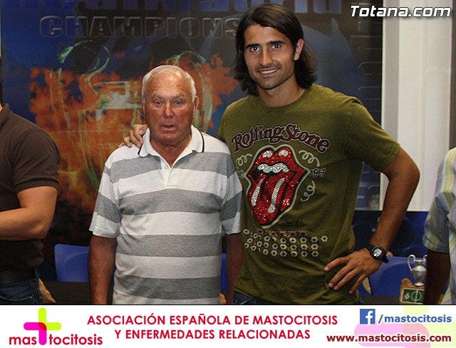 Ex futbolistas visitaron la sede de la Peña Madridista “La Décima”  - 48