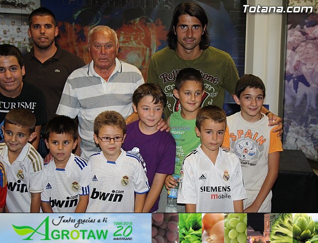 Ex futbolistas visitaron la sede de la Peña Madridista “La Décima”  - 74