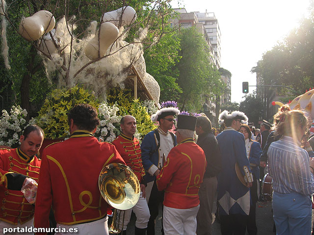 El desfile ‘Murcia en Primavera’ recorri las calles de la ciudad de Murcia - 32