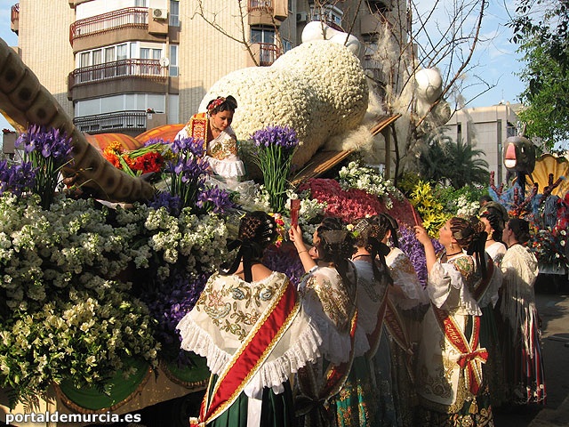 El desfile ‘Murcia en Primavera’ recorri las calles de la ciudad de Murcia - 36