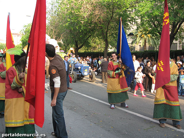 El desfile ‘Murcia en Primavera’ recorri las calles de la ciudad de Murcia - 54