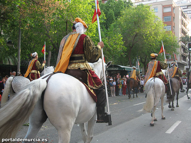 El desfile ‘Murcia en Primavera’ recorri las calles de la ciudad de Murcia - 153