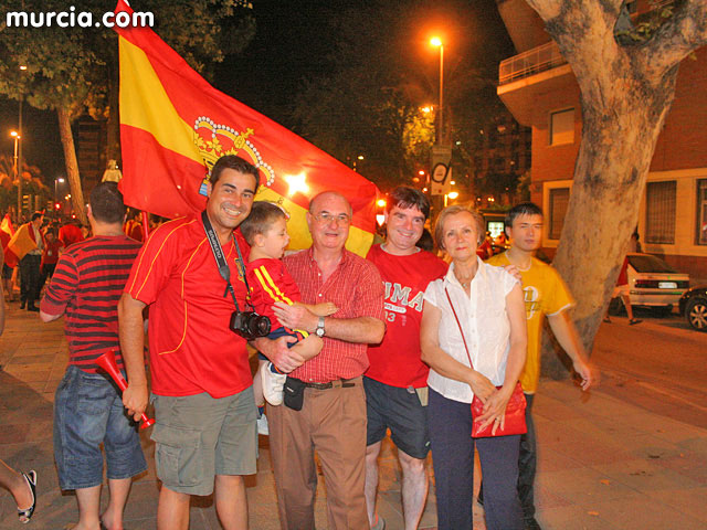 Cerca de 15.000 murcianos celebran la Eurocopa en la Plaza Circular - 19