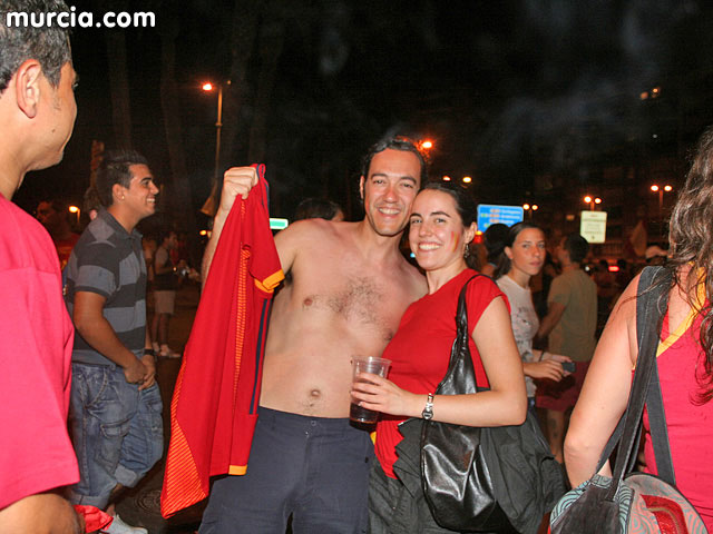 Cerca de 15.000 murcianos celebran la Eurocopa en la Plaza Circular - 58