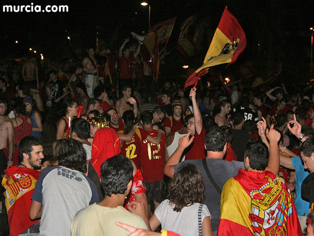 Cerca de 15.000 murcianos celebran la Eurocopa en la Plaza Circular - 74