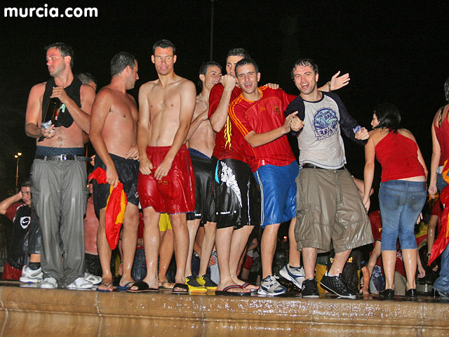 Cerca de 15.000 murcianos celebran la Eurocopa en la Plaza Circular - 85