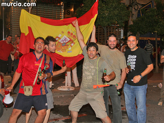 Cerca de 15.000 murcianos celebran la Eurocopa en la Plaza Circular - 88