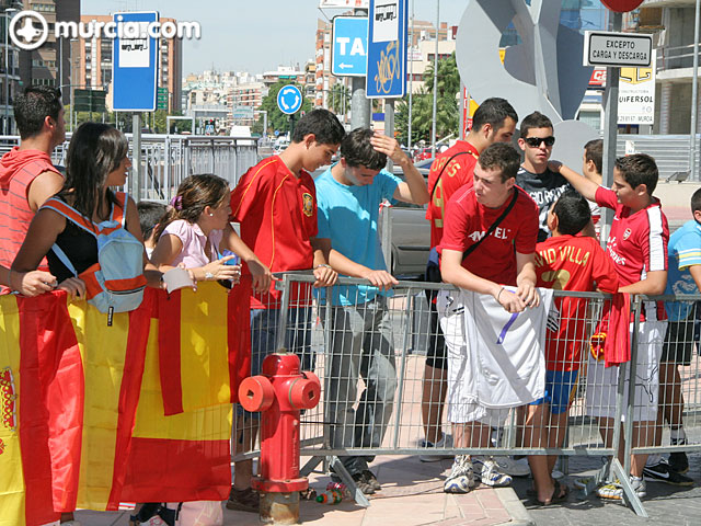 Murcia recibe a la campeona de Europa con pasin y cnticos a Iker Casillas - 9