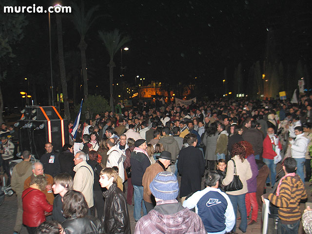 Miles de manifestantes claman en Murcia por la paz en Oriente Medio - 31