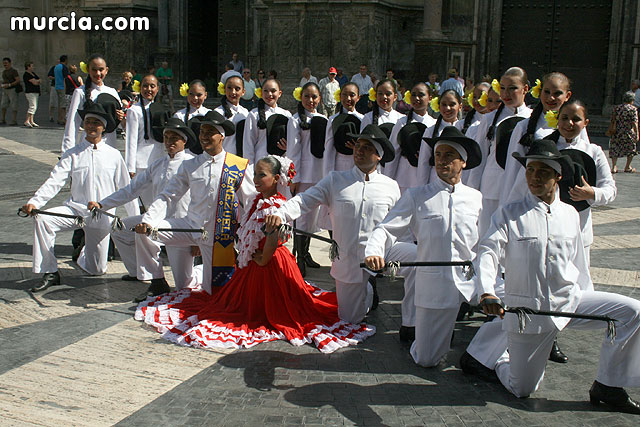 Ofrenda Floral. Festival Internacional de Folklore en el Mediterrneo 2009 - 10