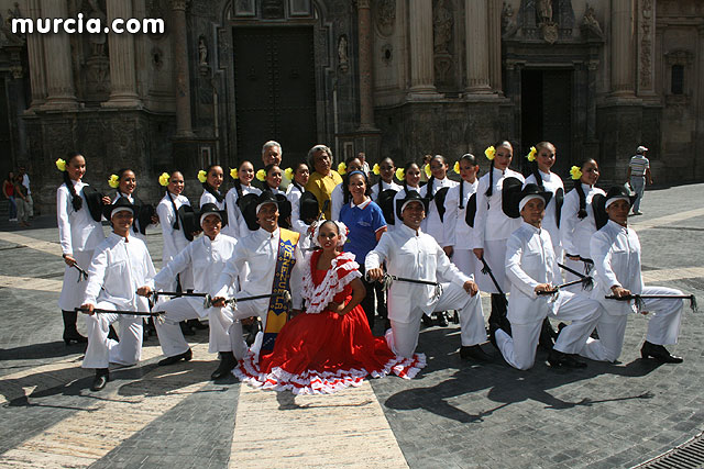Ofrenda Floral. Festival Internacional de Folklore en el Mediterrneo 2009 - 12