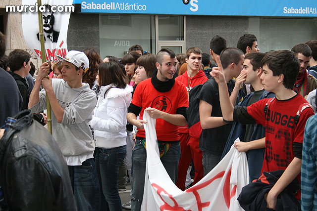 Un millar de estudiantes protestan contra el proceso de Bolonia en Murcia - 26