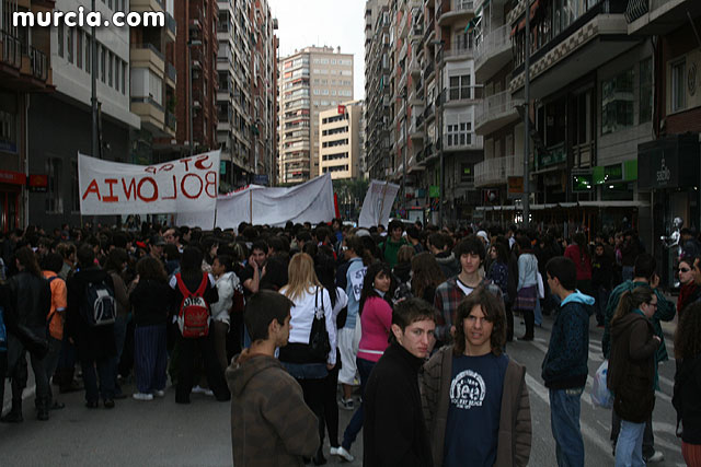 Un millar de estudiantes protestan contra el proceso de Bolonia en Murcia - 28