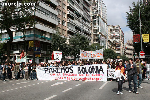 Un millar de estudiantes protestan contra el proceso de Bolonia en Murcia - 29