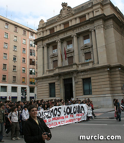 Un millar de estudiantes protestan contra el proceso de Bolonia en Murcia - 33
