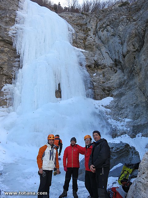 Escalada en cascadas de hielo. Pirineos, Bielsa, Valle de Pineta - 46