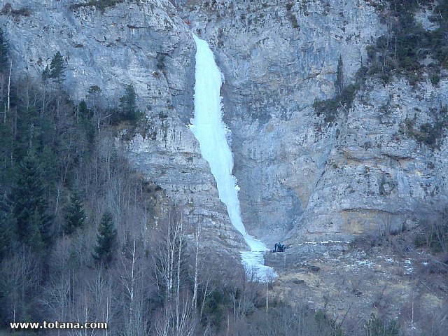 Escalada en cascadas de hielo. Pirineos, Bielsa, Valle de Pineta - 76