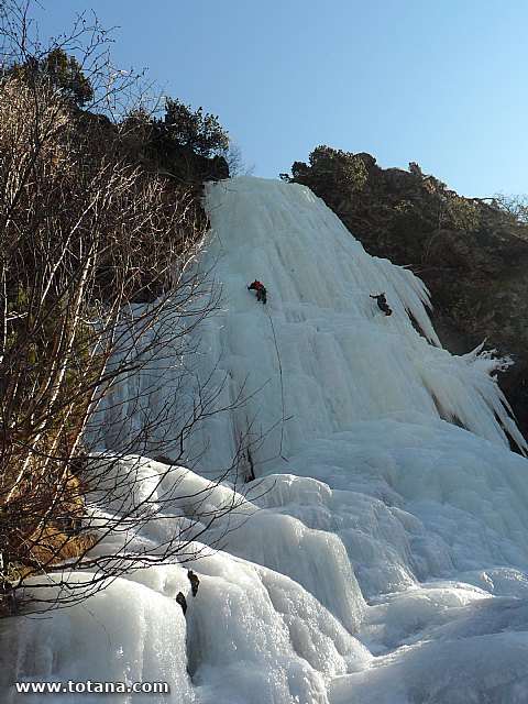 Escalada en cascadas de hielo. Pirineos, Bielsa, Valle de Pineta - 92
