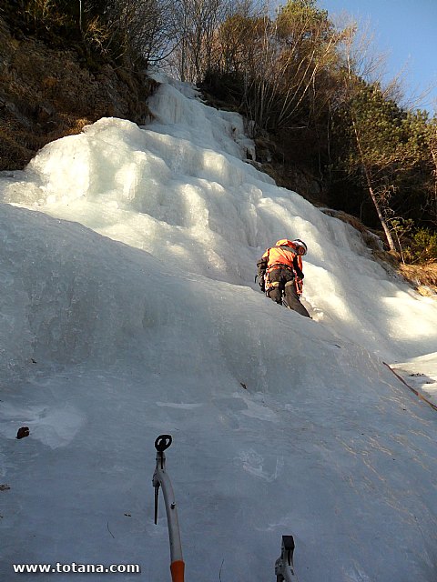 Escalada en cascadas de hielo. Pirineos, Bielsa, Valle de Pineta - 93
