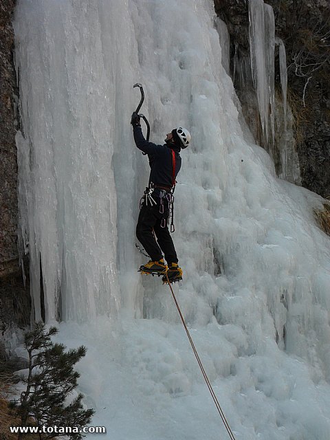 Escalada en cascadas de hielo. Pirineos, Bielsa, Valle de Pineta - 109
