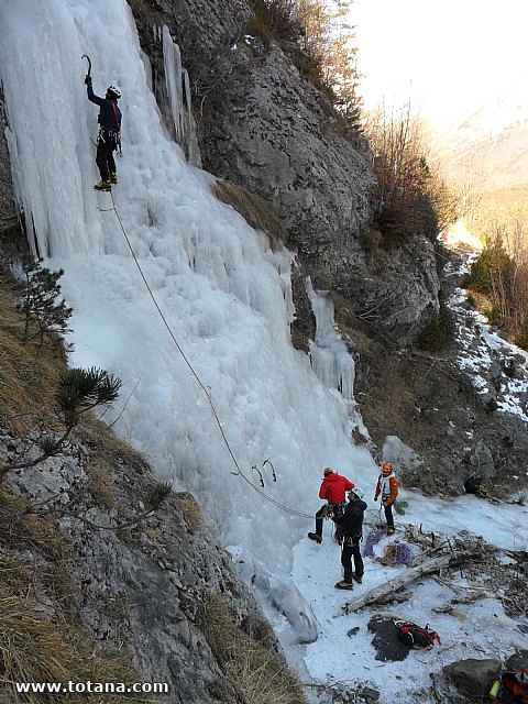Escalada en cascadas de hielo. Pirineos, Bielsa, Valle de Pineta - 111