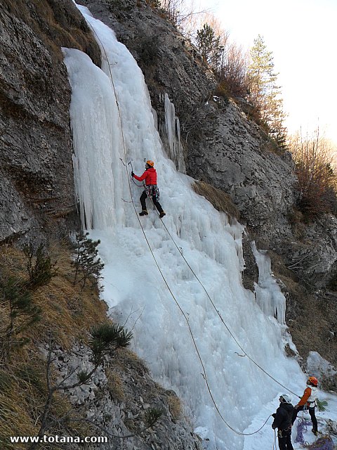 Escalada en cascadas de hielo. Pirineos, Bielsa, Valle de Pineta - 115