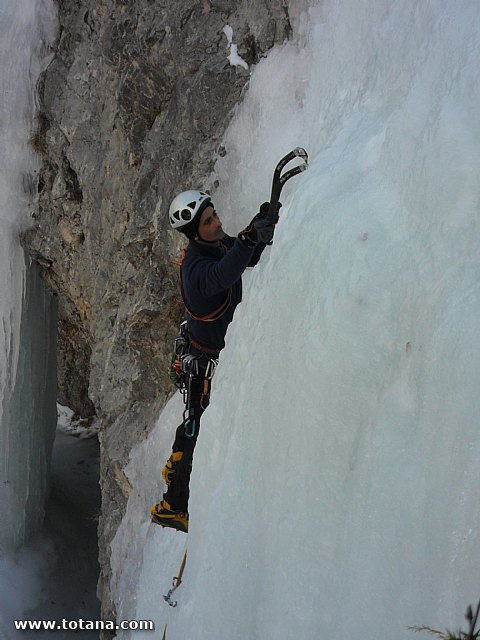 Escalada en cascadas de hielo. Pirineos, Bielsa, Valle de Pineta - 138