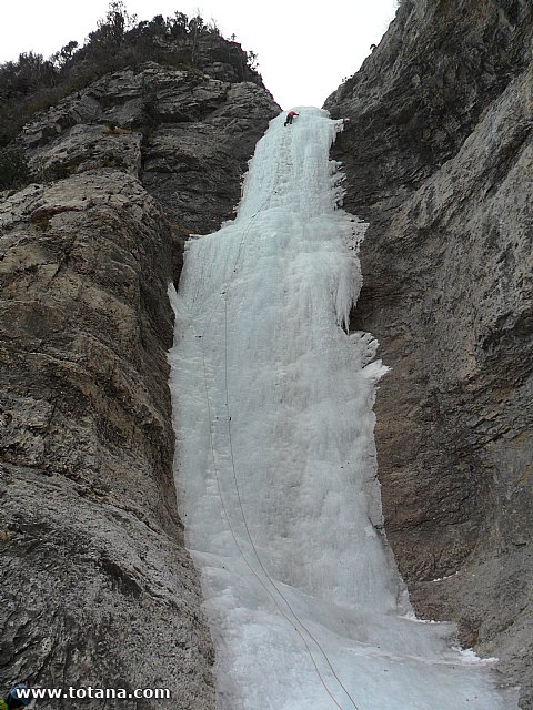 Escalada en cascadas de hielo. Pirineos, Bielsa, Valle de Pineta - 153