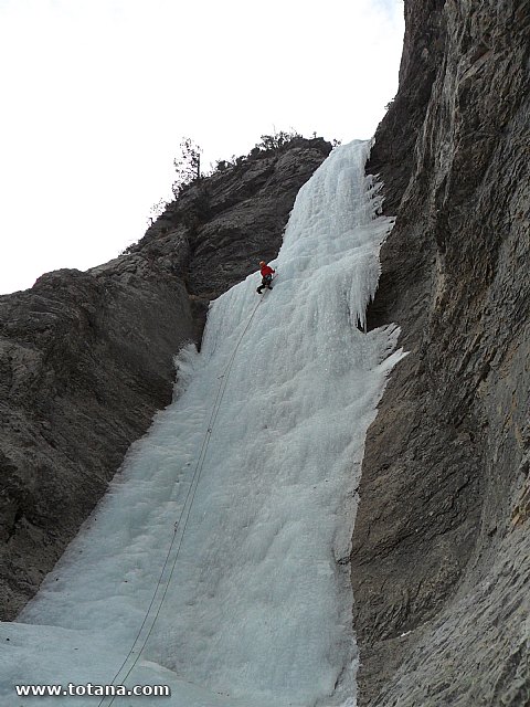 Escalada en cascadas de hielo. Pirineos, Bielsa, Valle de Pineta - 159