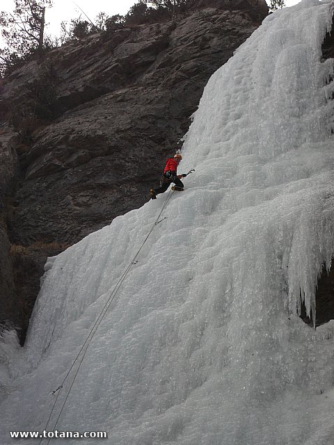 Escalada en cascadas de hielo. Pirineos, Bielsa, Valle de Pineta - 161