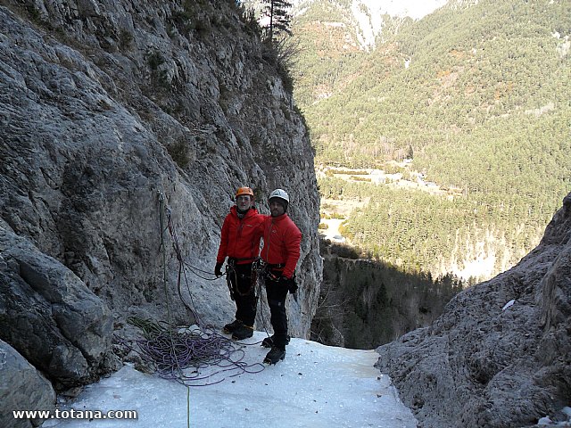 Escalada en cascadas de hielo. Pirineos, Bielsa, Valle de Pineta - 168