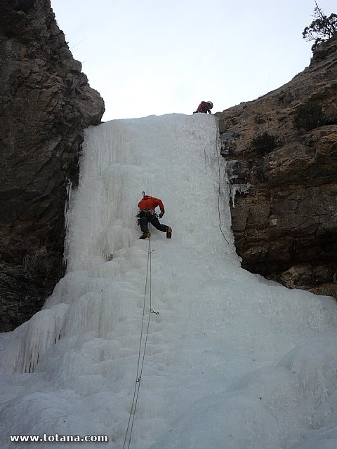 Escalada en cascadas de hielo. Pirineos, Bielsa, Valle de Pineta - 175
