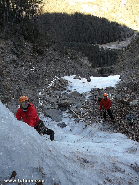 Escalada en cascadas de hielo. Pirineos, Bielsa, Valle de Pineta - 177